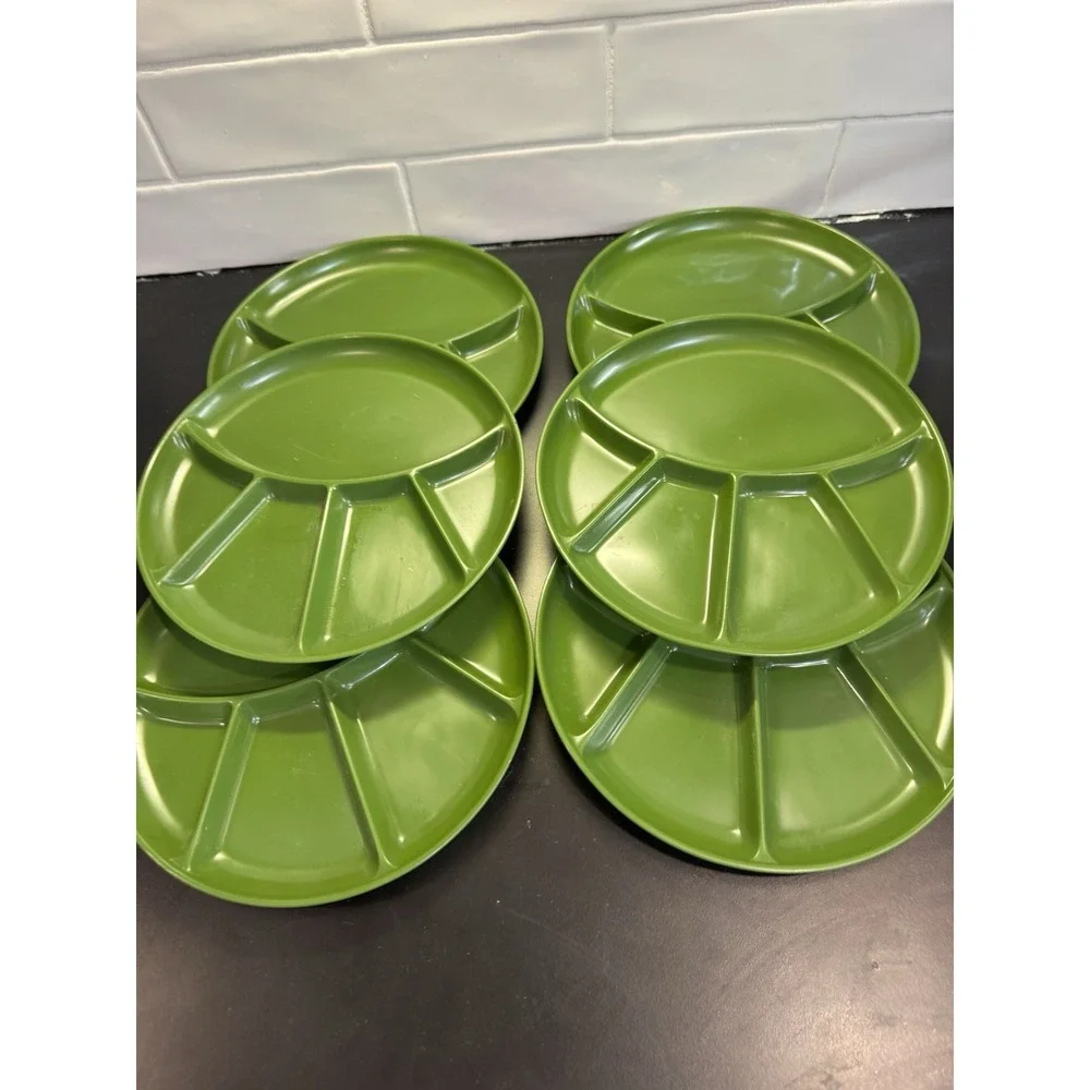 Vintage '70s Green Divided 9-inch Enamel Plates, Set of 6. Sushi, snacks, fondue